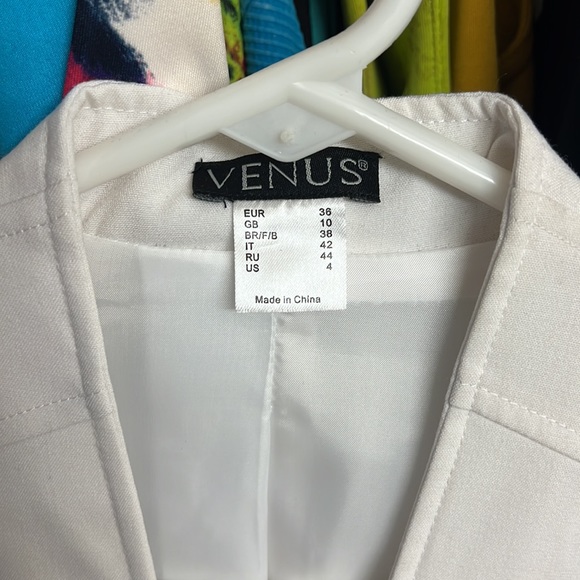 White Colored Beautiful Venus women’s blazer size 4 - Picture 2 of 4
